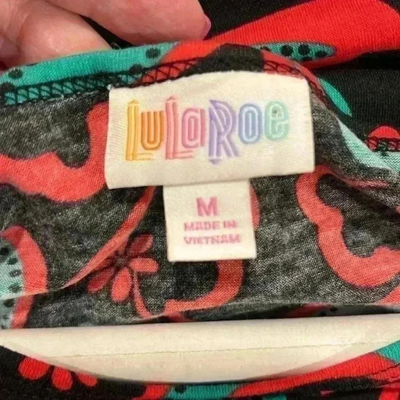 Lula Roe Women’s Top Bold Bright Colors Hi-Low Hemline 3/4 Sleeves Loose Fit 14 - Picture 3 of 6